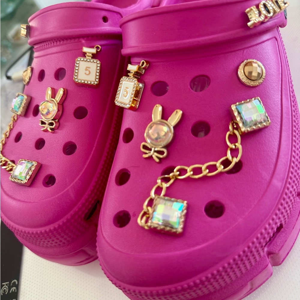 Fuchsia Clogs with Gold Charms